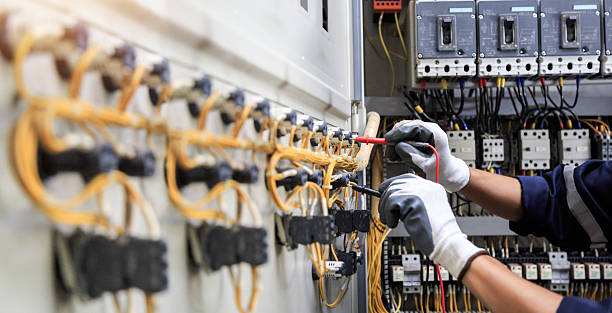 Professional Electrician technician working in Carlisle, IA